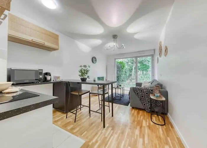 Appartement Moderne, Metro 7, Parking Et Jardin
