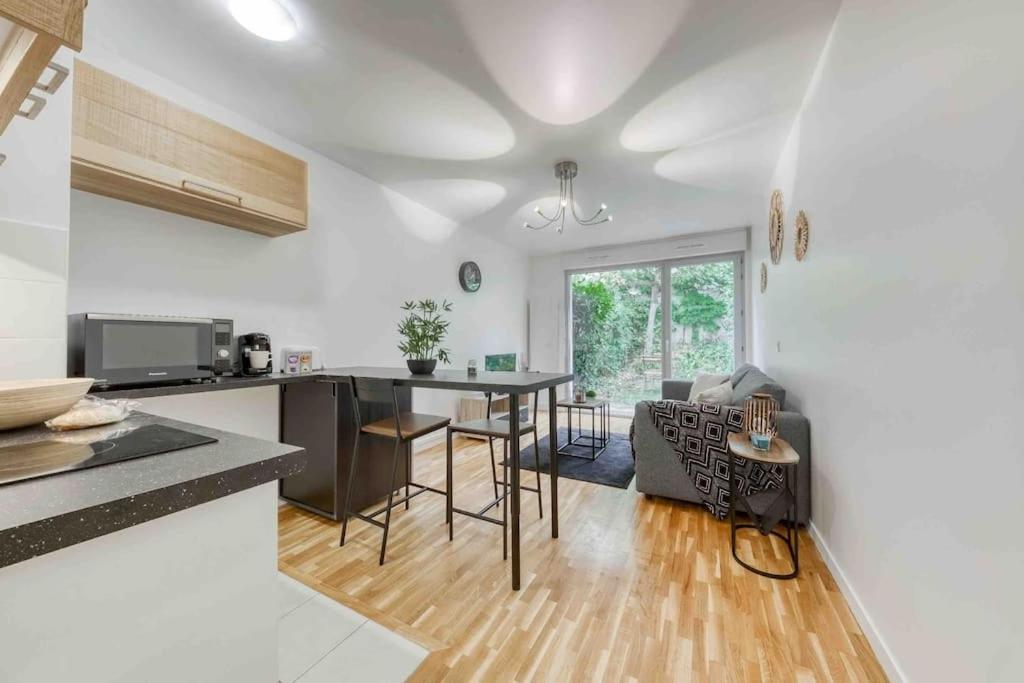 Moderne, Metro 7, Parking Et Jardin Apartment *