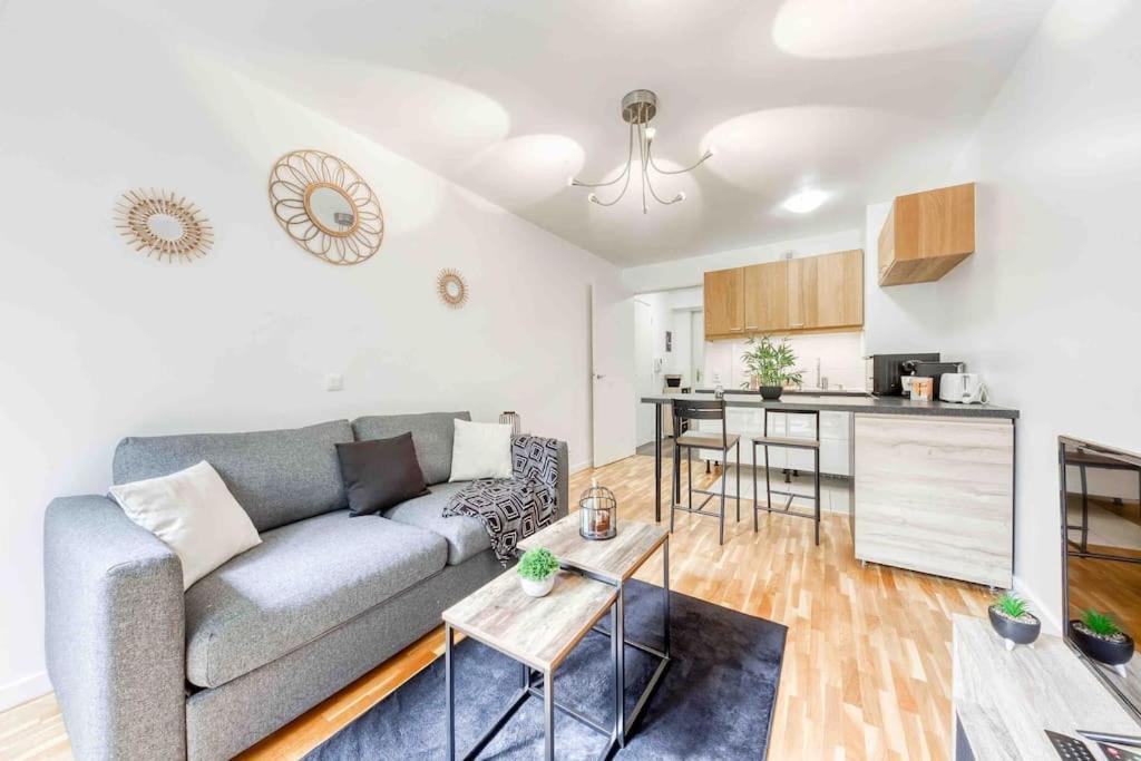 Moderne, Metro 7, Parking Et Jardin Apartment Villejuif